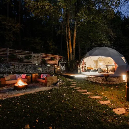 Forrest Glamp Mimo Luxury tent Jablonne v Podjestedi