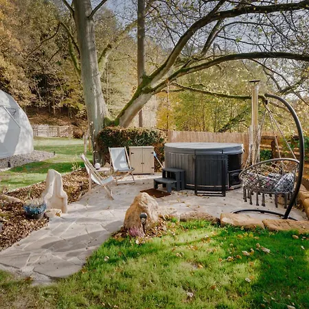 Luxury tent Forrest Glamp Mimo Jablonne v Podjestedi